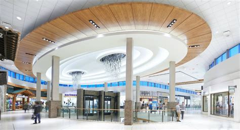 CF Chinook Centre .